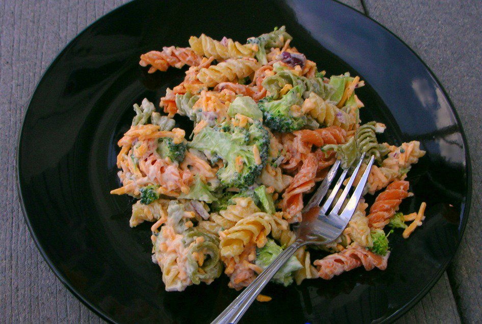 Broccoli-Cheddar-Pasta-Salad