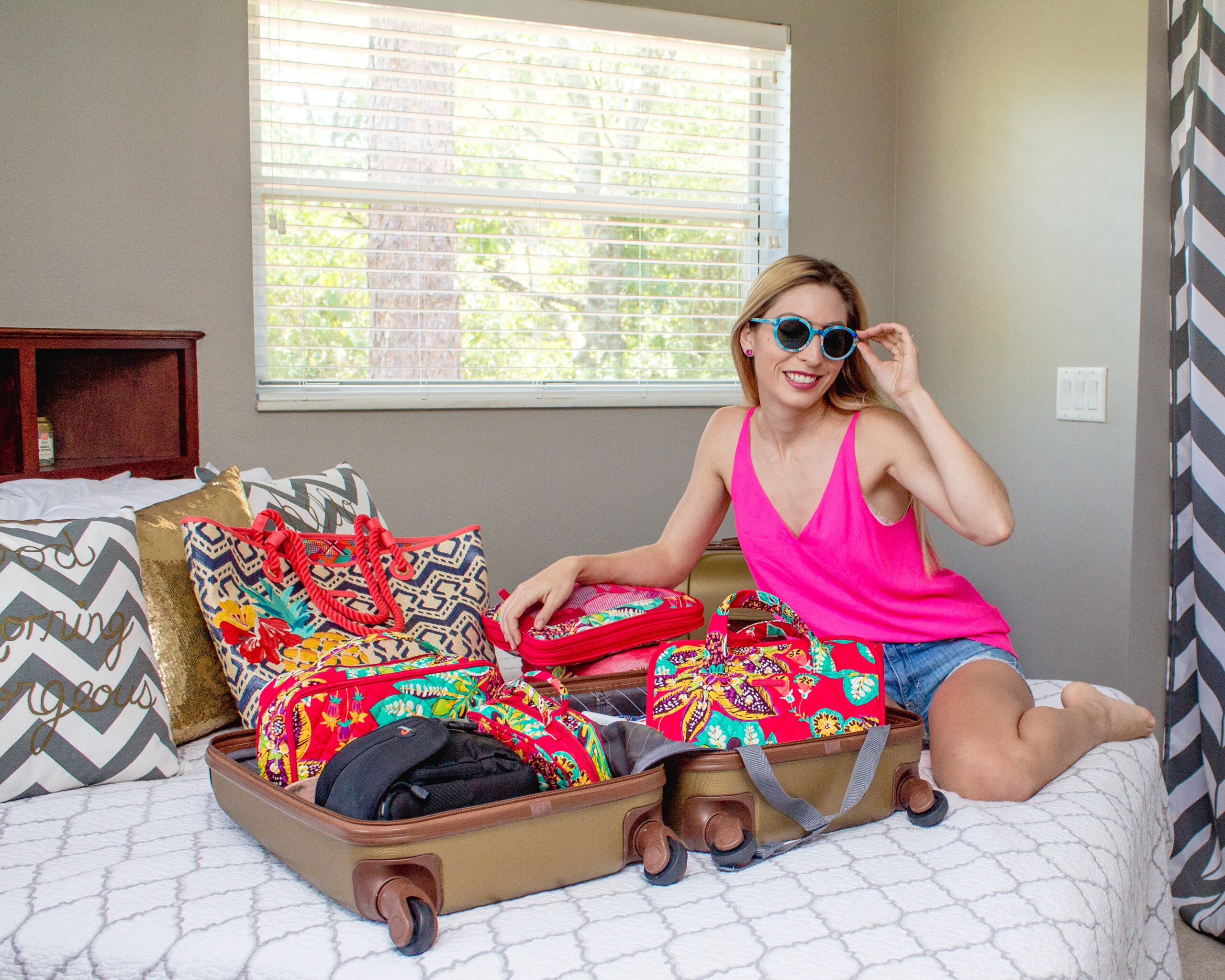 HOW TO PACK FOR A SUMMER VACATION + A VERA BRADLEY GIVEAWAY - The  Fashionable Accountant