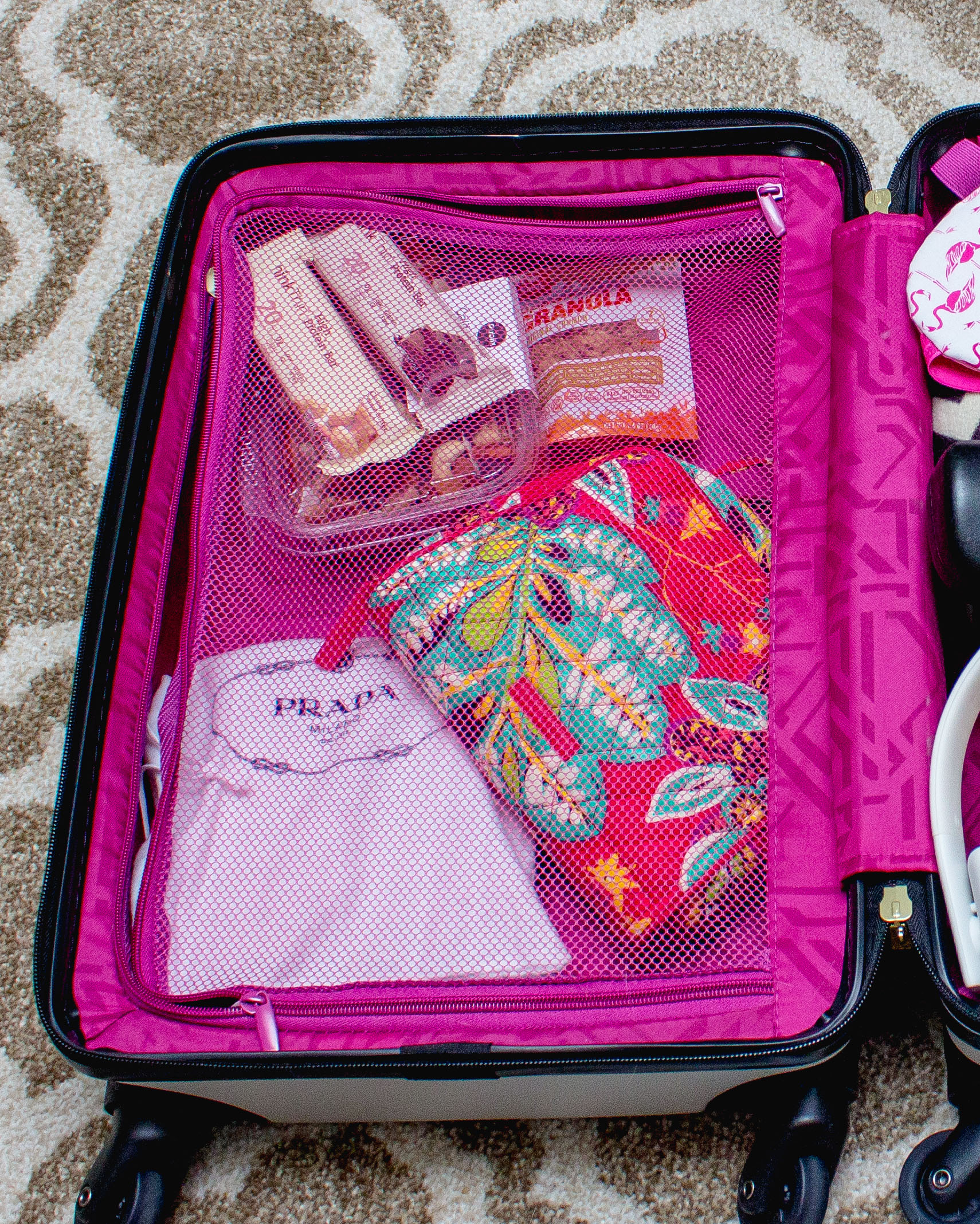 HOW TO PACK YOUR CARRY-ON