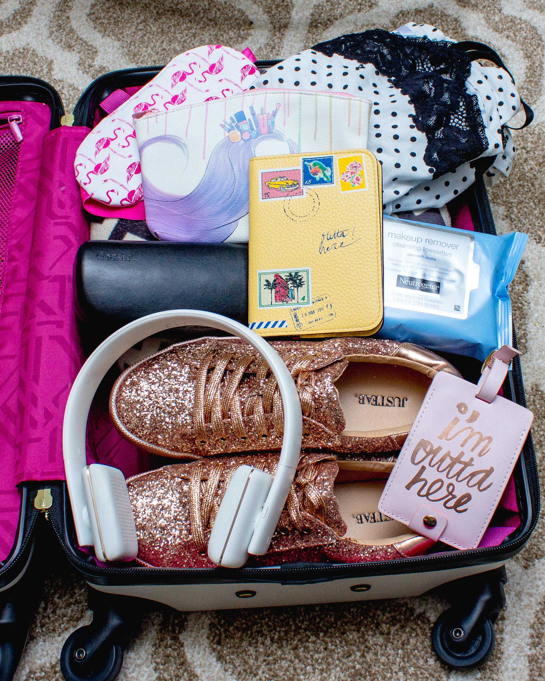 HOW TO PACK YOUR CARRY-ON