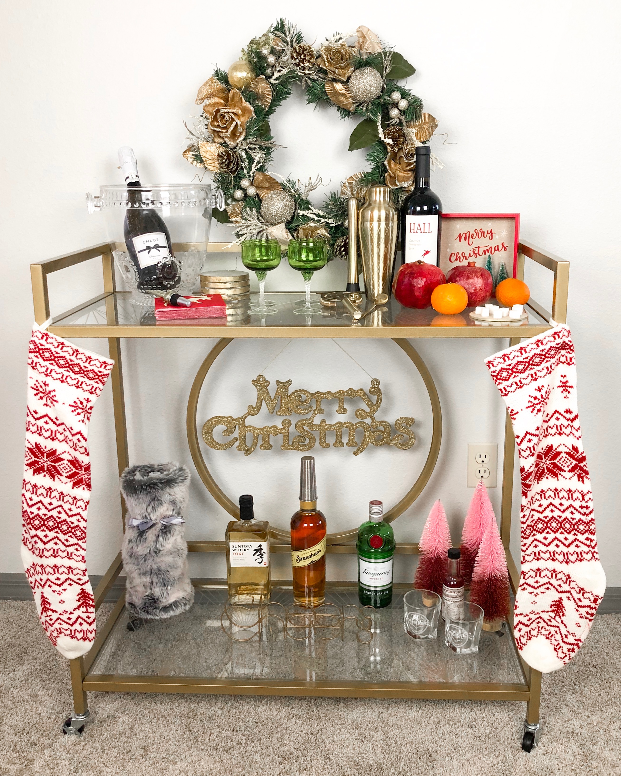 STYLING A HOLIDAY BAR CART