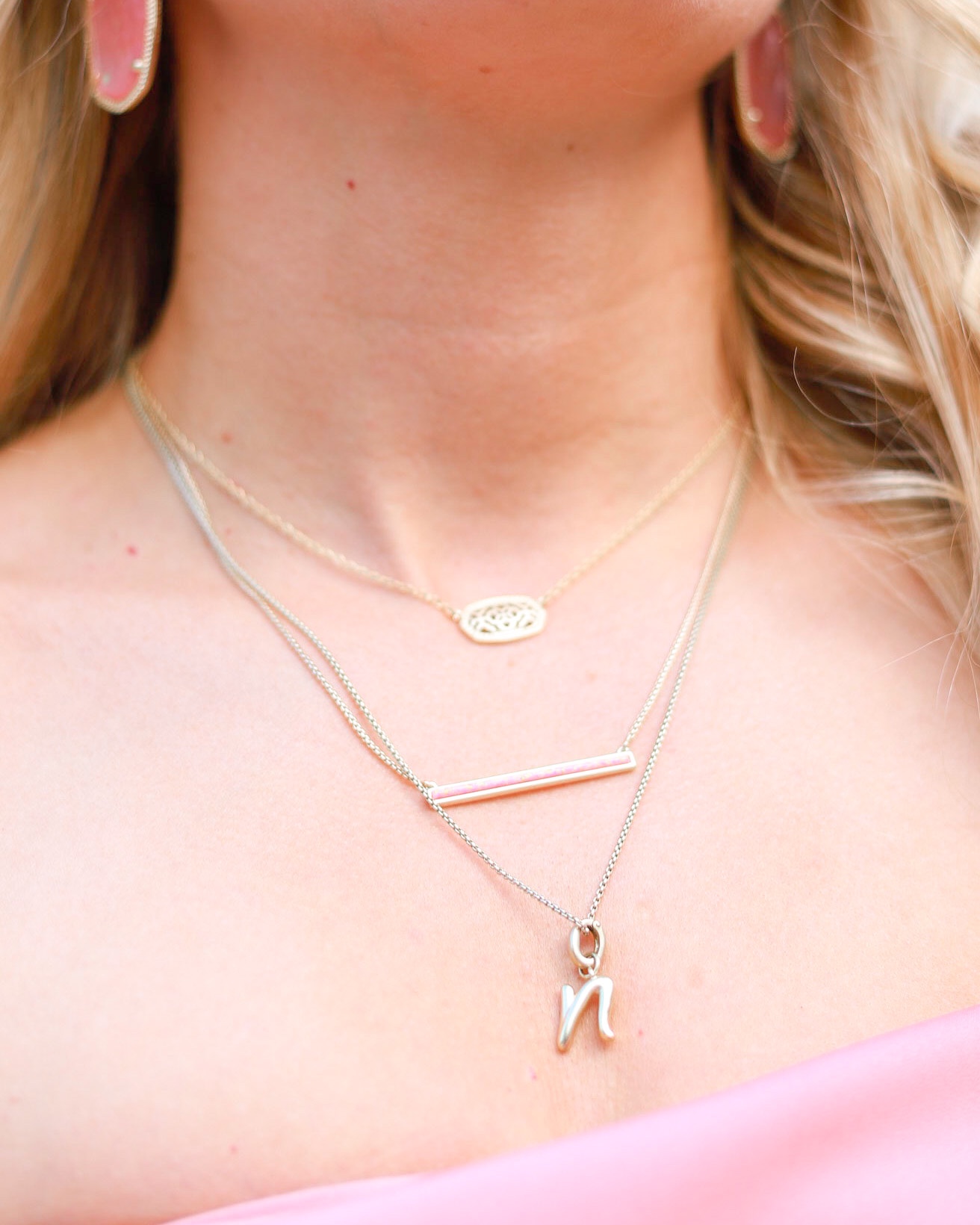 HOW TO LAYER JEWELRY NECKLACES
